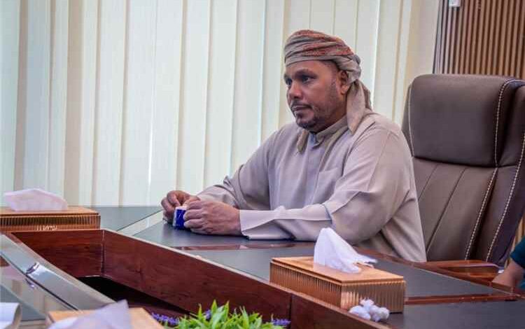 لقاء في عدن يناقش آلية تزويد أرخبيل سقطرى بالوقود وضمان استمرارية الإمدادات