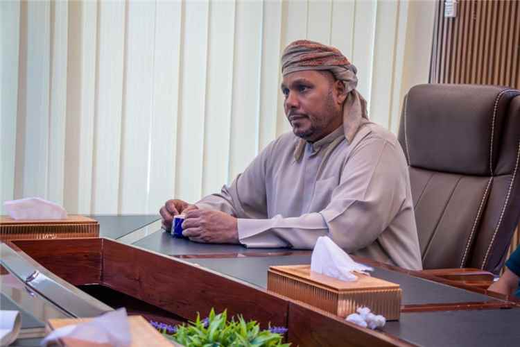 لقاء في عدن يناقش آلية تزويد أرخبيل سقطرى بالوقود وضمان استمرارية الإمدادات