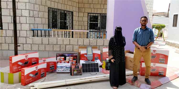 مأمور التواهي يدعم روضة الضياء بمنظومة مراقبة وإنارة تعمل بالطاقة الشمسية