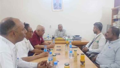 مؤسسة المياه بوادي حضرموت تناقش احتياجاتها مع جمعية العون المباشر الكويتية