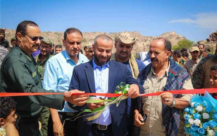 محافظ الضالع يفتتح مشروعين تنمويين في الحصين والشعيب