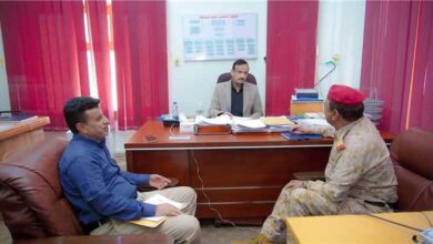محافظ شبوة يجدد دعوته المجتمع الدولي للتدخل العاجل لمساندة المحافظة في مواجهة تداعيات الهجرة غير الشرعية من القرن الأفريقي.