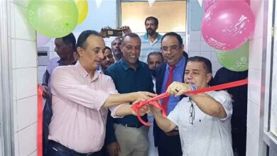 مدير الصحة بعدن يفتتح عيادة الأسنان بمجمع الميدان الصحي في مديرية صيرة