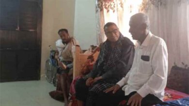 مدير تربية خنفر يطمئن على صحة التربوي أحمد الحيدري في الدرجاج