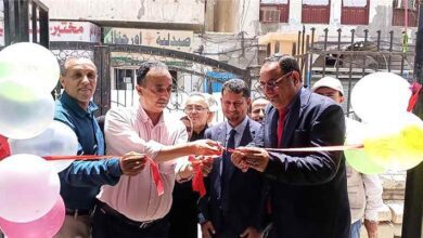 مدير صحة عدن يدشن مشروع تشغيل منظومة الطاقة الشمسية لمجمع الميدان الصحي مقدمة من مؤسسة منى الرحمة الخيرية