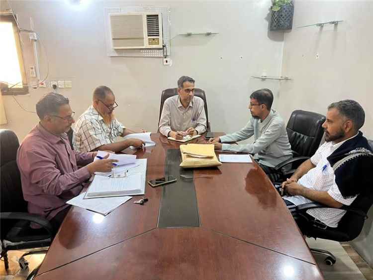 مدير عام الشؤون الاجتماعية والعمل يناقش مع شركة مدرار اوضاع العمال وآليات تحسين الأجور