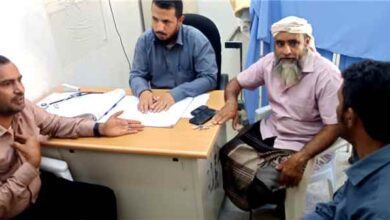 مدير عام سرار يافع يتفقد المركز الصحي ويوجه بسرعة إصلاح سيارة الإسعاف الوحيدة لتعزيز الخدمات الطبية