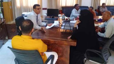 مدير عام صحة لحج وجمعية الهلال الأحمر اليمني يبحثان تنفيذ مشروع التوعية الصحية في 12 قرية بمديرية تبن