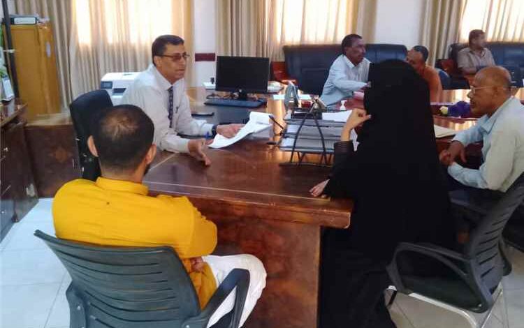 مدير عام صحة لحج وجمعية الهلال الأحمر اليمني يبحثان تنفيذ مشروع التوعية الصحية في 12 قرية بمديرية تبن