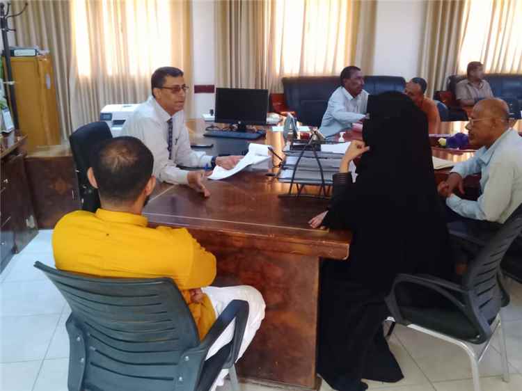 مدير عام صحة لحج وجمعية الهلال الأحمر اليمني يبحثان تنفيذ مشروع التوعية الصحية في 12 قرية بمديرية تبن