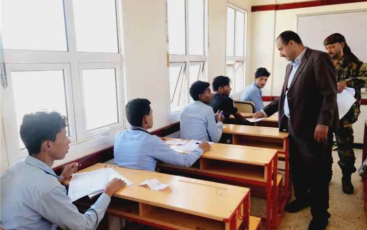مدير عام قعطبة الشاعري يتفقد سير اختبارات الثانوية العامة في مركز مجمع الجبارة بمريس