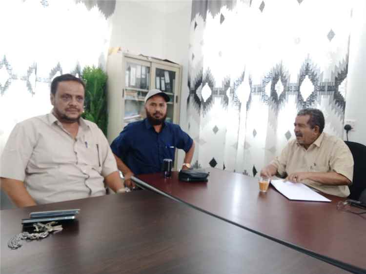 مدير عام لودر يلتقي مدير مكتب الصحة ومدير مستشفى محنف العام