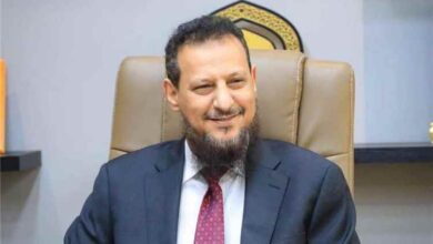 مسؤول حكومي يدعو لمنح قيادة عدن الوقت الكافي لمعالجة التحديات الخدمية