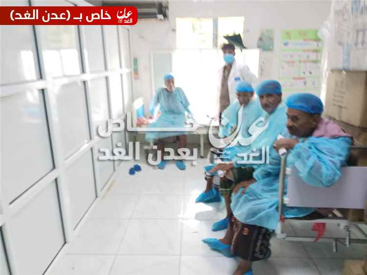 مستشفى أحور العام يدشن المعاينات ويبدأ إجراء 300 عملية جراحية ضمن مخيم طب العيون
