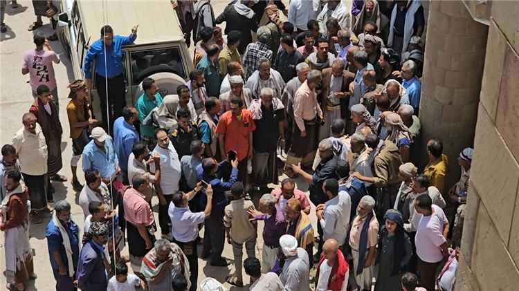 مشايخ ووجهاء "الرجاعية" وأسرة "آل المشمر" يقدمون اعتذارهم لمدير عام الشمايتين