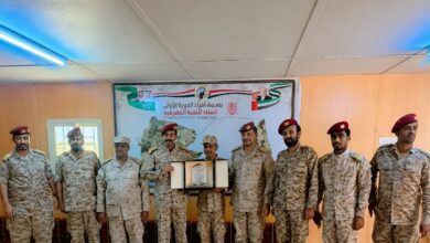 معسكر الأحقاف يجري مراسم استلام وتسليم رسمية بين قيادته السابقة والحالية