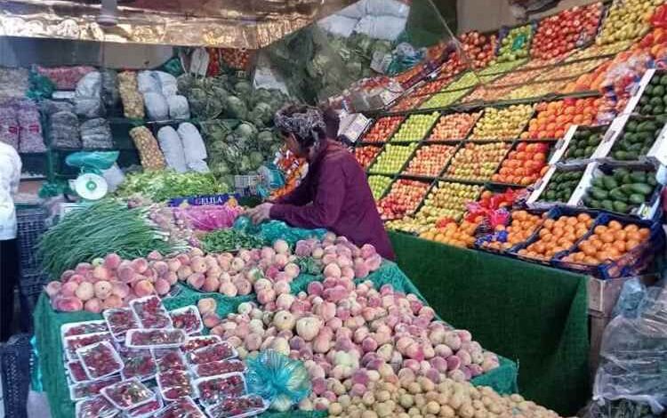 مكتب الصناعة والتجارة بسقطرى يواصل حملاته الرقابية ويضبط مخالفات تموينية وسعرية قبيل عيد الأضحى
