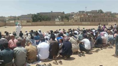 مكيراس.. منطقة عريب تبتهل وترفع الأكف لرب السماءٍ ترجو الغيث