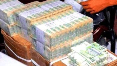 مليارات الريالات خارج البنوك.. خبراء يكشفون السبب الحقيقي لأزمة السيولة في اليمن