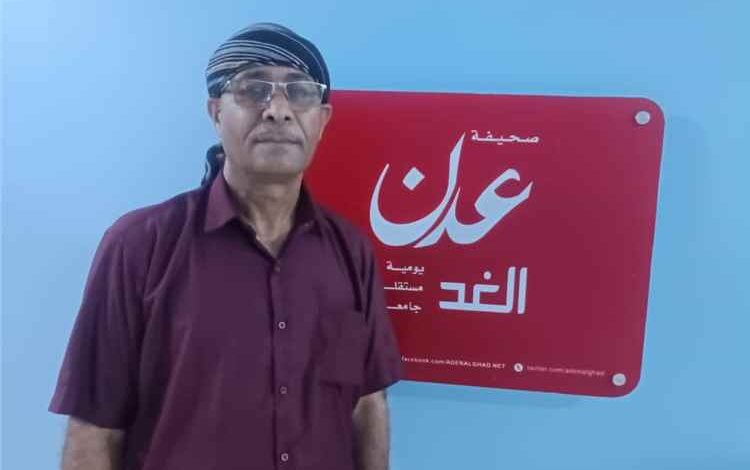 مواطن يشكو منعه وزوجته من الدخول لزيارة عمه في أحد مستشفيات عدن