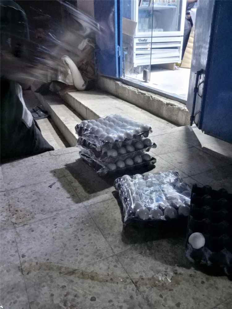هبوط ملحوظ في أسعار البيض بعدن.. والأهالي يشكرون مروجي نظام «الطيبات»