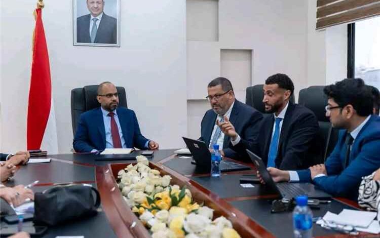 وزير الاتصالات يبحث مع وفد البنك الدولي أولويات التحول الرقمي ودعم تطوير البنية التحتية للقطاع