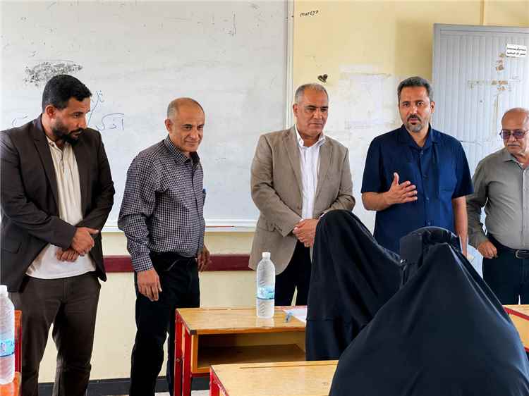 وزير التربية والتعليم العبادي ومحافظ لحج يتفقدان سير امتحانات الثانوية في عدد من المراكز الامتحانية بالمحافظة