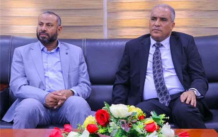 وزير التربية والتعليم يلتقي محافظ الضالع لمناقشة سير امتحانات الثانوية العامة وأوضاع العملية التعليمية