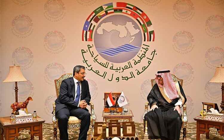 وزير الثقافة والسياحة يبحث مع رئيس المنظمة العربية للسياحة تعزيز التعاون لتطوير القطاع السياحي في اليمن