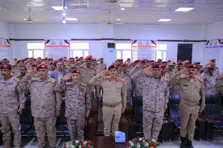 وزير الدفاع اليمني يؤكد دعم هيئة الإسناد اللوجستي وتعزيز جاهزية القوات المسلحة