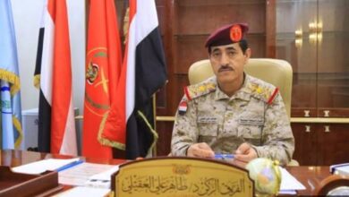 وزير الدفاع يكشف تفاصيل خطة شاملة لإعادة بناء الجيش: توحيد المؤسسات وإنهاء الأسماء الوهمية وتعزيز الجاهزية القتالية