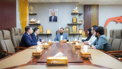 وزير الدولة محافظ عدن يبحث مع السفير الروسي تعزيز التعاون المشترك