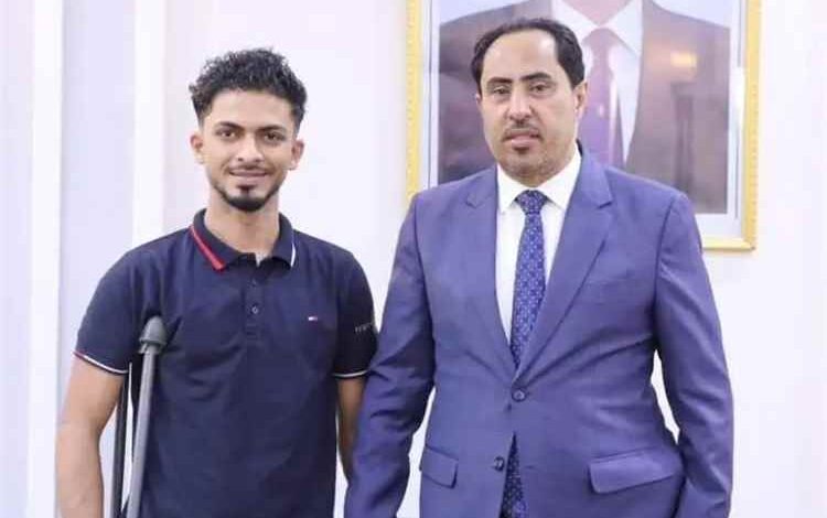 وزير الشباب والرياضة يوجه بتوظيف شاب من عدن بعد مناشدة عبر مواقع التواصل