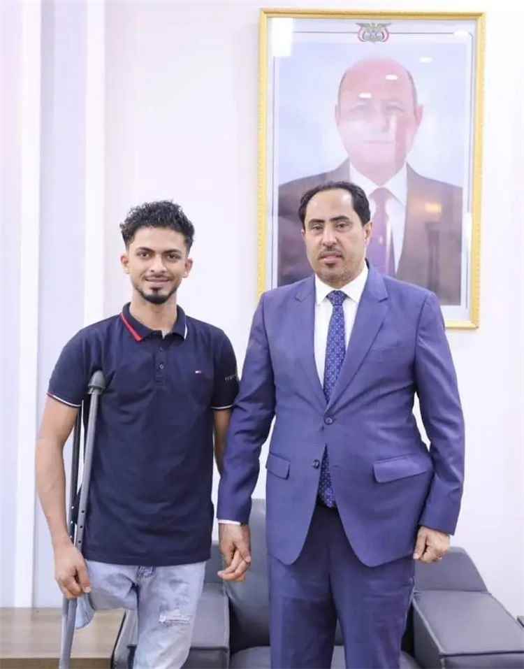 وزير الشباب والرياضة يوجه بتوظيف شاب من عدن بعد مناشدة عبر مواقع التواصل