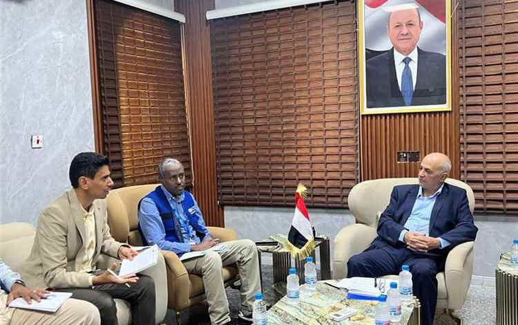 وزير المياه والبيئة يبحث مع منظمة الهجرة الدولية تعزيز التعاون ودعم مشاريع المياه
