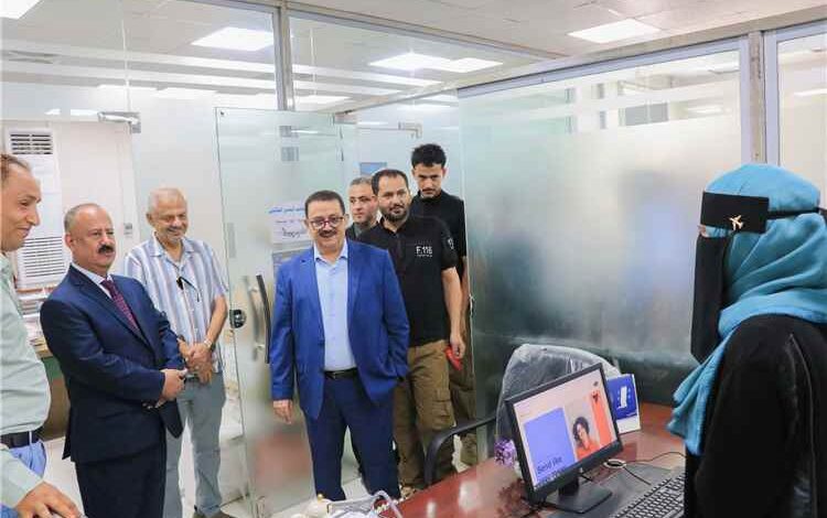 وزير النقل يتفقد مستوى الانضباط الوظيفي بديوان الوزارة والمؤسسات التابعة لها