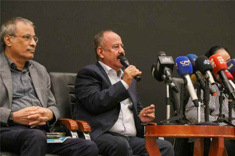 وزير النقل يلتقي نخبة من الأكاديميين والشخصيات الاجتماعية والإعلاميين ونشطاء المجتمع المدني لمناقشة المستجدات والقضايا العامة