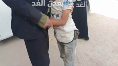وفاة شخص وإصابة ثلاثة آخرين في حادث انقلاب سيارة على الخط الدولي بمديرية أحور
