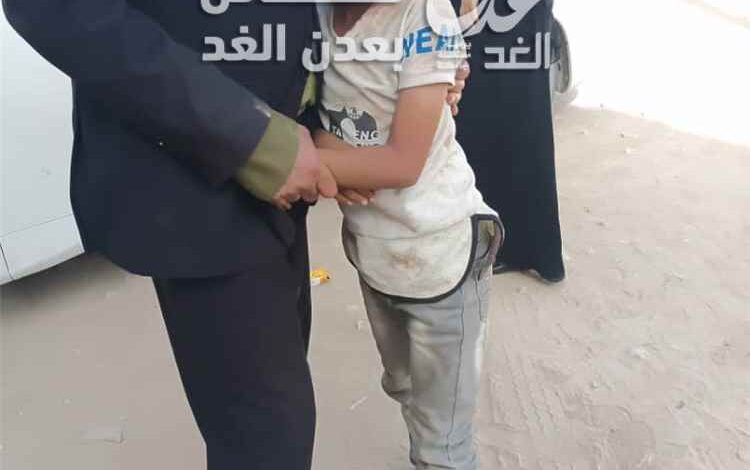 وفاة شخص وإصابة ثلاثة آخرين في حادث انقلاب سيارة على الخط الدولي بمديرية أحور