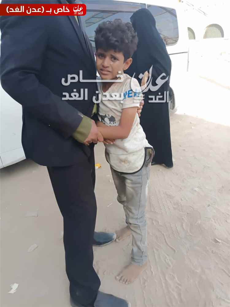 وفاة شخص وإصابة ثلاثة آخرين في حادث انقلاب سيارة على الخط الدولي بمديرية أحور