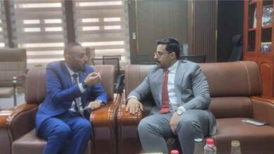 وكيل العاصمة عدن يناقش مع وكيل وزارة الصناعة والتجارة تعزيز الشراكة لضبط الأسعار وحماية المستهلك