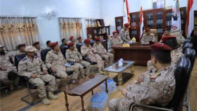 ​لجنة عسكرية من وزارة الدفاع تبدأ إجراءات الاستلام والتسليم في محور تعز