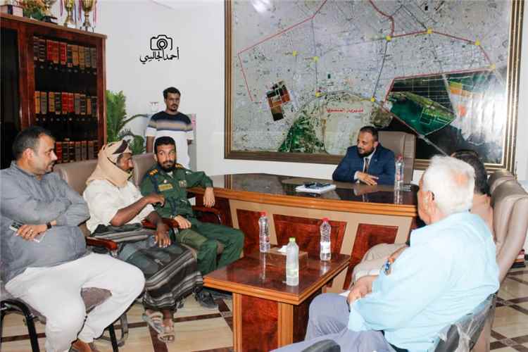 مدير عام المنصورة يلتقي أعضاء المجلس التنفيذي ويؤكد على تعزيز الأداء المؤسسي وخدمة المواطنين