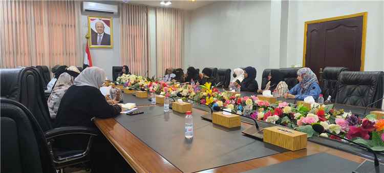 وزيرة الدولة لشؤون المرأة تناقش تعزيز التنسيق المؤسسي لحماية حقوق النساء وتوحيد الجهود الوطنية بعدن