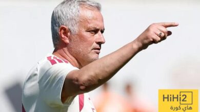 صورة .. مورينيو وطاقمه يتابعون مباراة اسبانيا ضد فرنسا