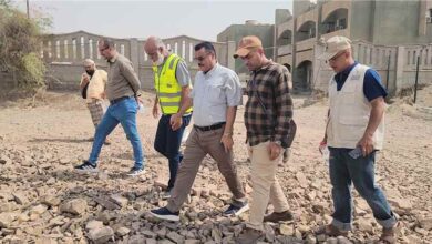 "الداؤودي" و"باخبيرة" يطلعان على المساحة المخصصة لإنشاء محطة لتحلية مياه البحر بعدن