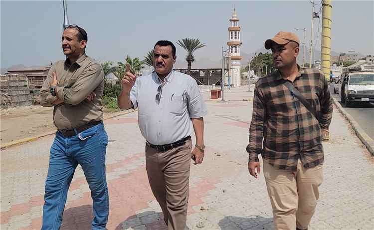 "الداؤودي" و"باخبيرة" يطلعان على ترتيبات تنفيذ مشروع إعادة تأهيل شبكة الصرف الصحي في كورنيش كود النمر بالبريقة