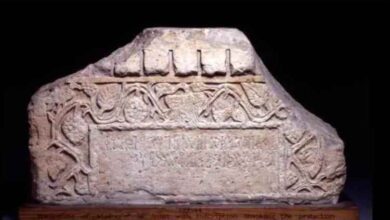 آثار يمنية منهوبة تعود للواجهة.. 28 قطعة في مزادات لندن والمتحف البريطاني