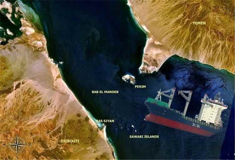 أول رد حكومي على اعتزام الحوثيين فرض رسوم عبور على السفن في باب المندب