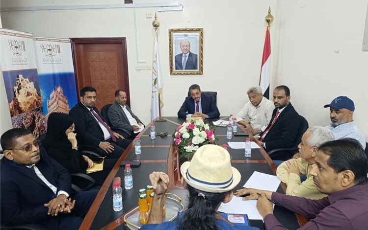 اجتماع برئاسة الوزير دماج يناقش تطوير القطاع الفندقي وتعزيز السياحة